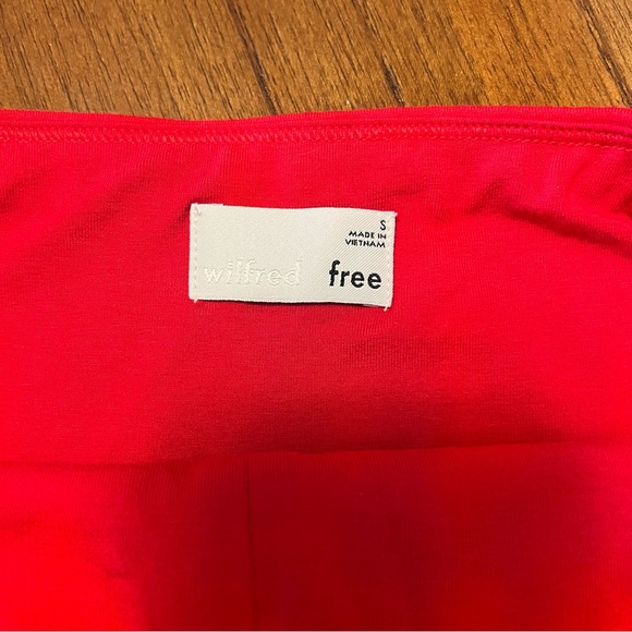 Wilfred Free Red Pencil Front Slit Skirt Super Comfortable Stretchy NWOT Size S - Picture 9 of 16